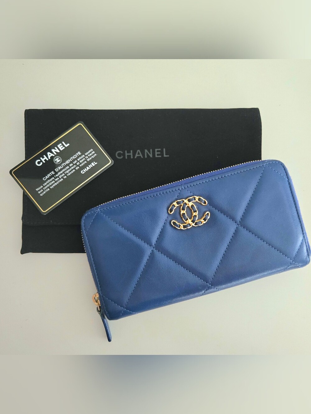 ✨ Pristine ✨ Chanel 19 Long Zipped Wallet Royal Blue GHW - Authentic Set